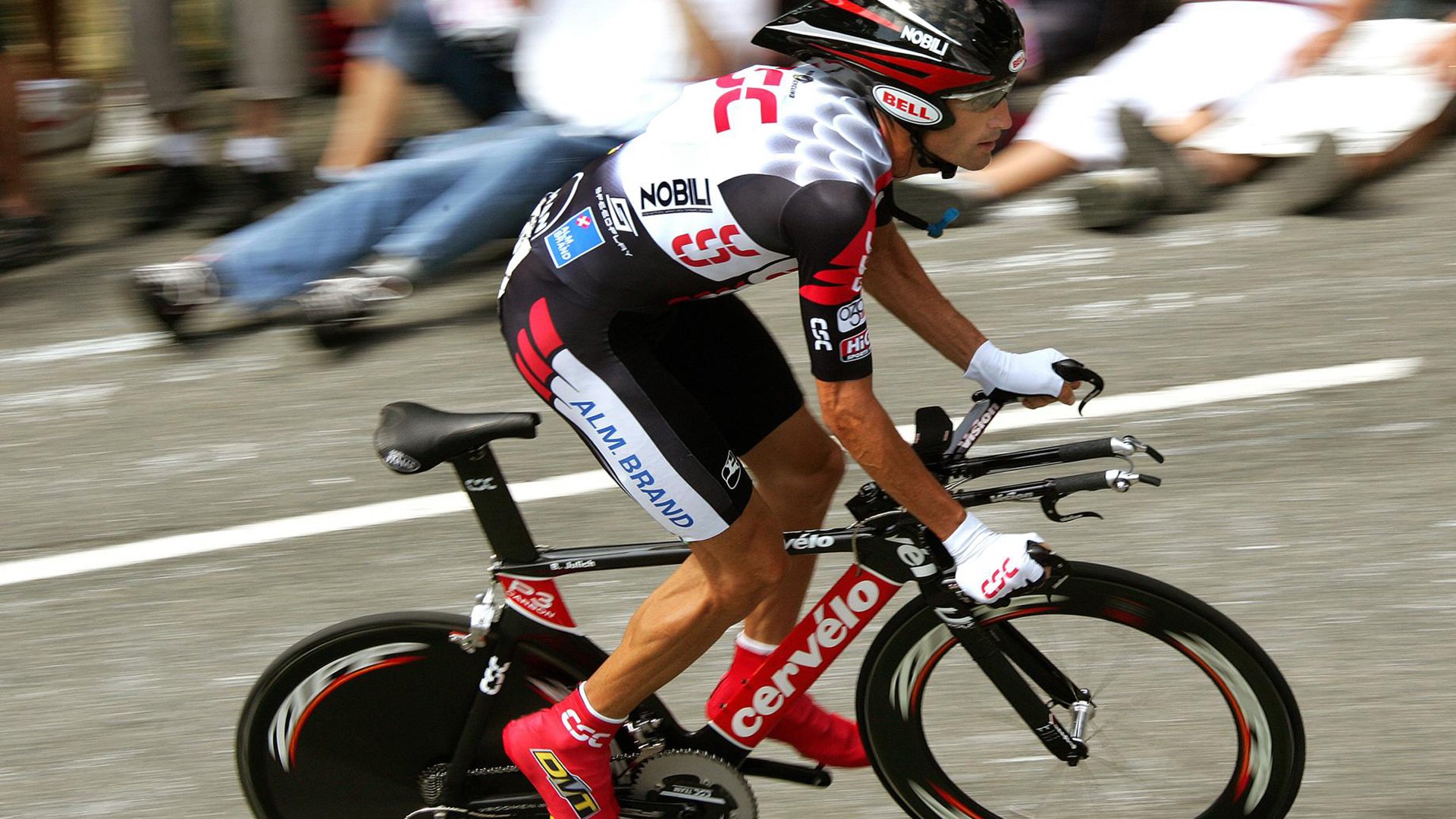 _太空运动:未来探索中的运动新方向_,太空行驶